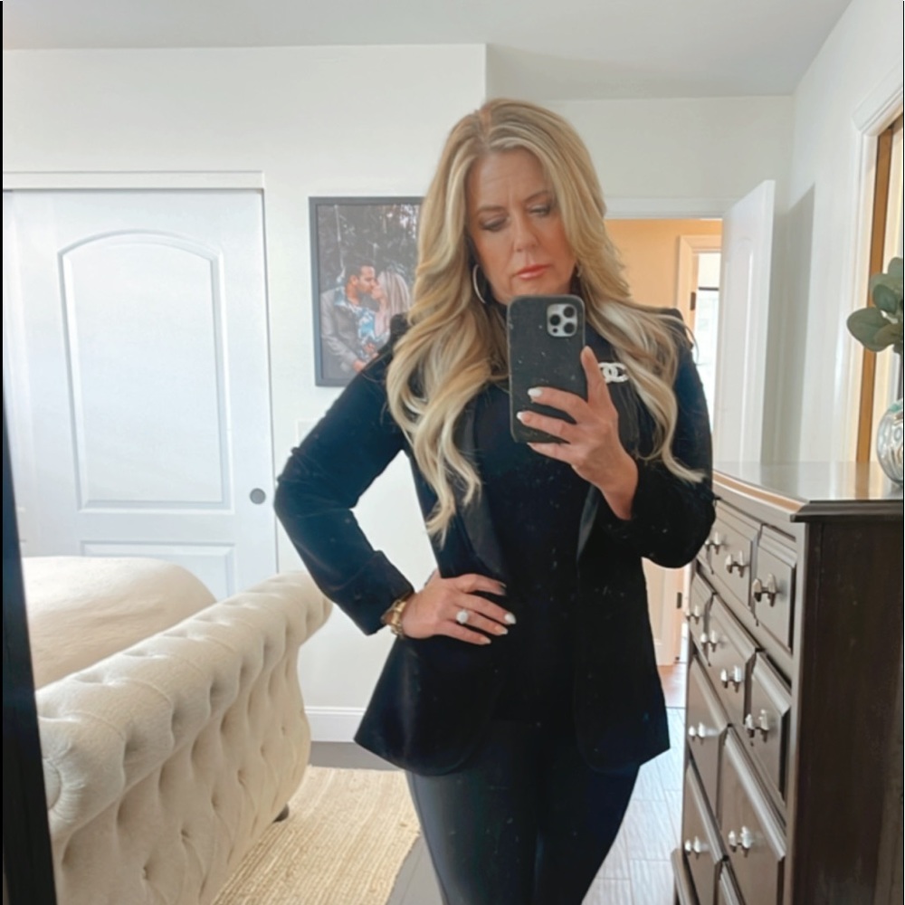 Meet your Posher, Becky